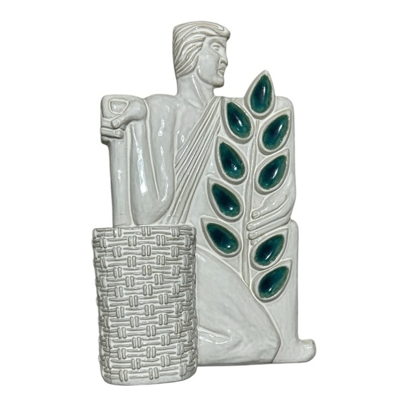 GLOBAL VIEWS Grecian Style Ceramic Wall Planter Man w/Basket & Branch 17 x 11” - Picture 1 of 9